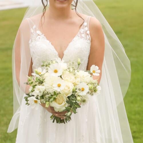 white bridal bouquet